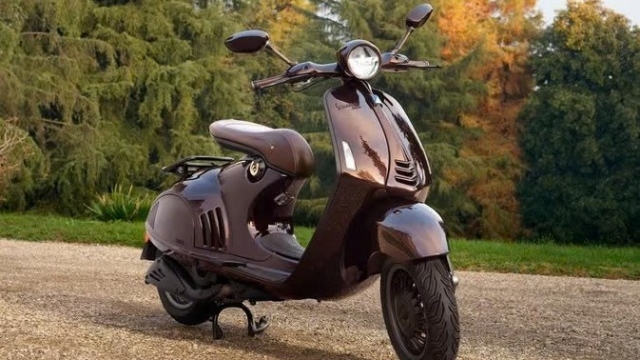 Vespa 946 phiên bản năm Ngựa ra mắt, giá dự kiến gần 500 triệu đồng