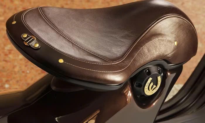 Vespa 946 phiên bản năm Ngựa ra mắt, giá dự kiến gần 500 triệu đồng