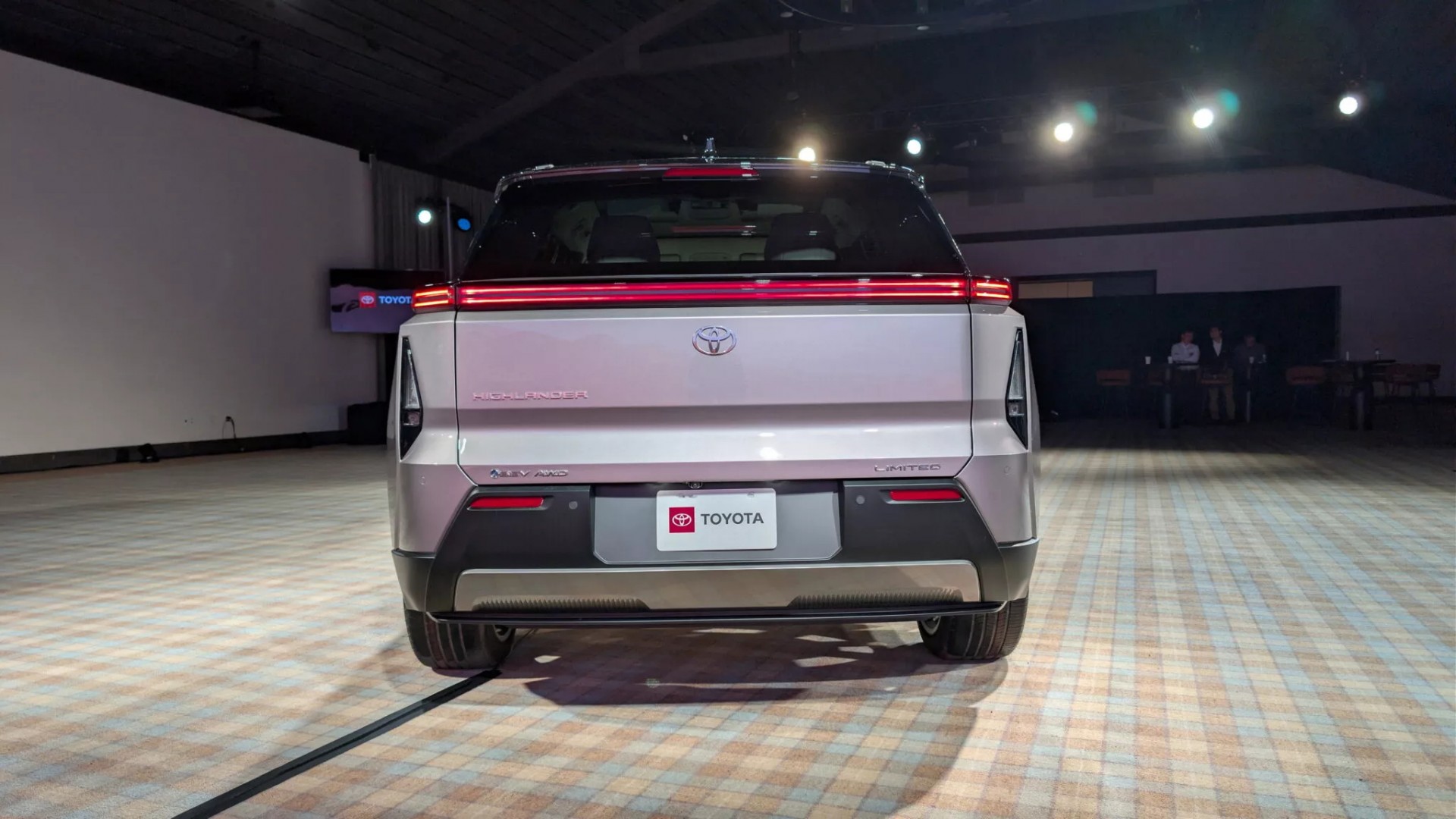 Đuôi xe của Toyota Highlander 2027