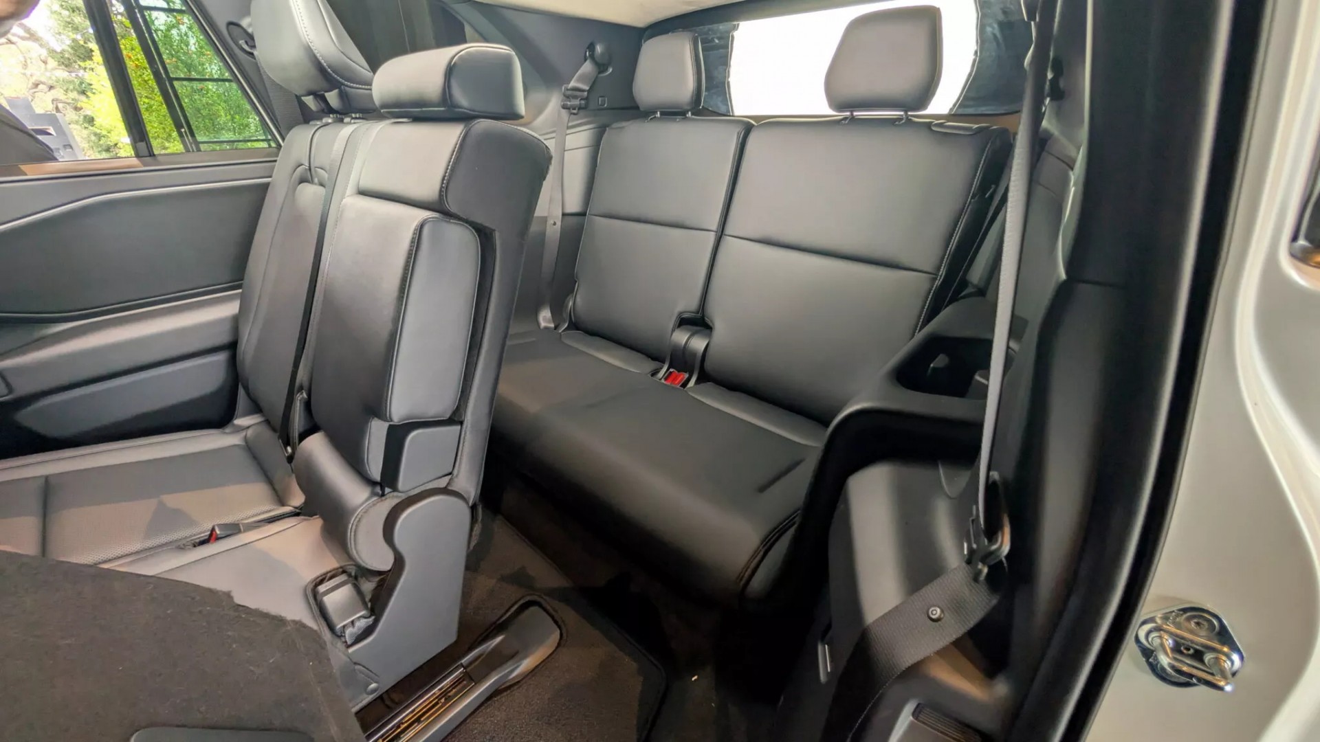 Hàng ghế thứ hai và ba của Toyota Highlander 2027 cấu hình 7 ghế