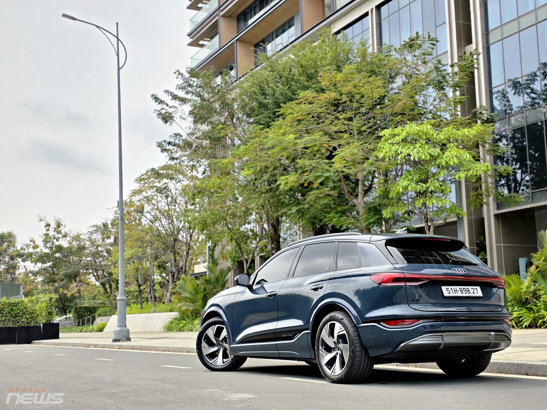 Cận cảnh Audi Q6 e tron giá 3,19 tỷ đồng