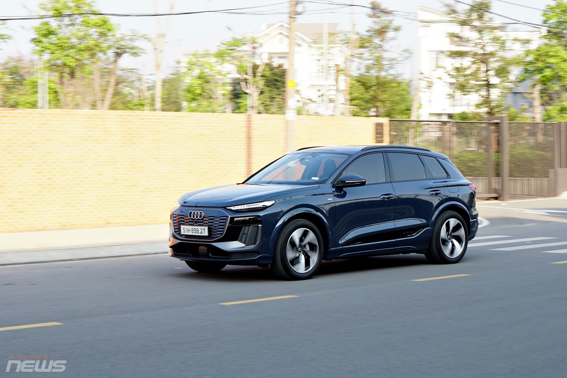 Cận cảnh Audi Q6 e tron giá 3,19 tỷ đồng