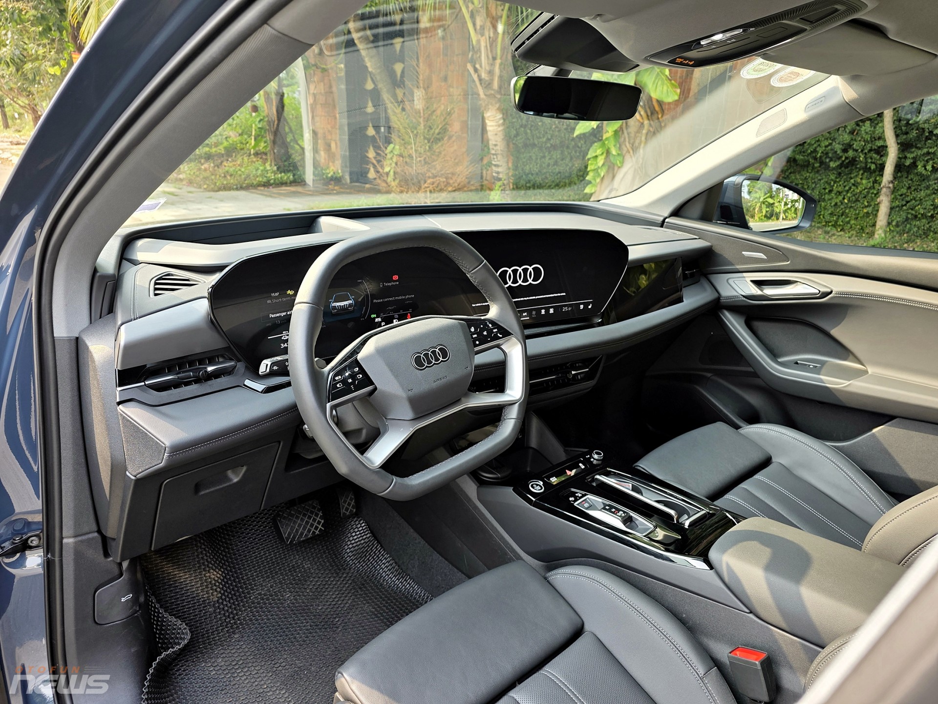 Cận cảnh Audi Q6 e tron giá 3,19 tỷ đồng