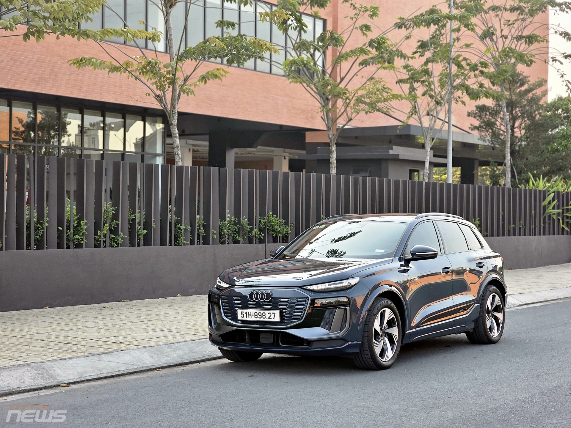 Cận cảnh Audi Q6 e tron giá 3,19 tỷ đồng