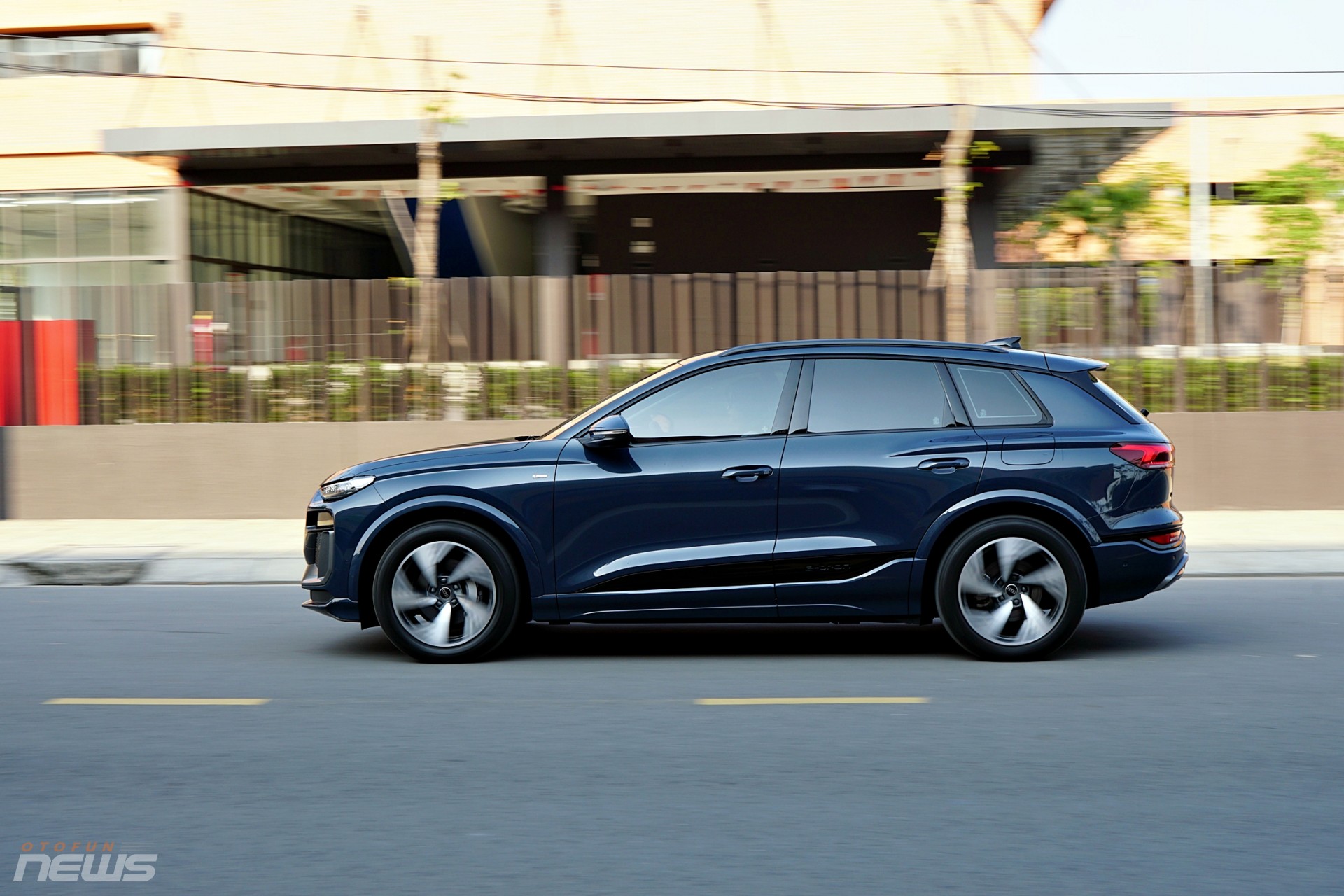 Cận cảnh Audi Q6 e tron giá 3,19 tỷ đồng