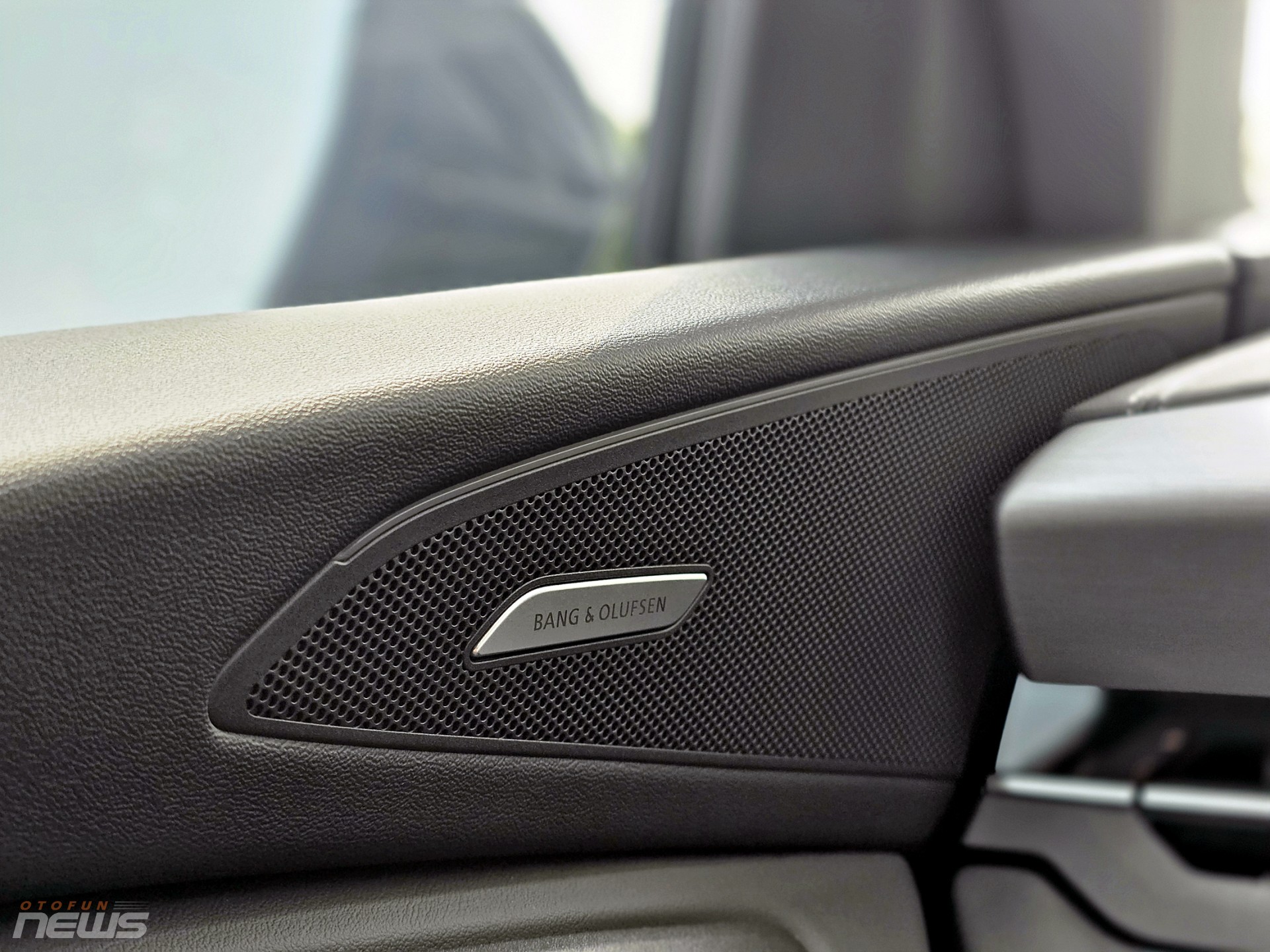 Cận cảnh Audi Q6 e tron giá 3,19 tỷ đồng