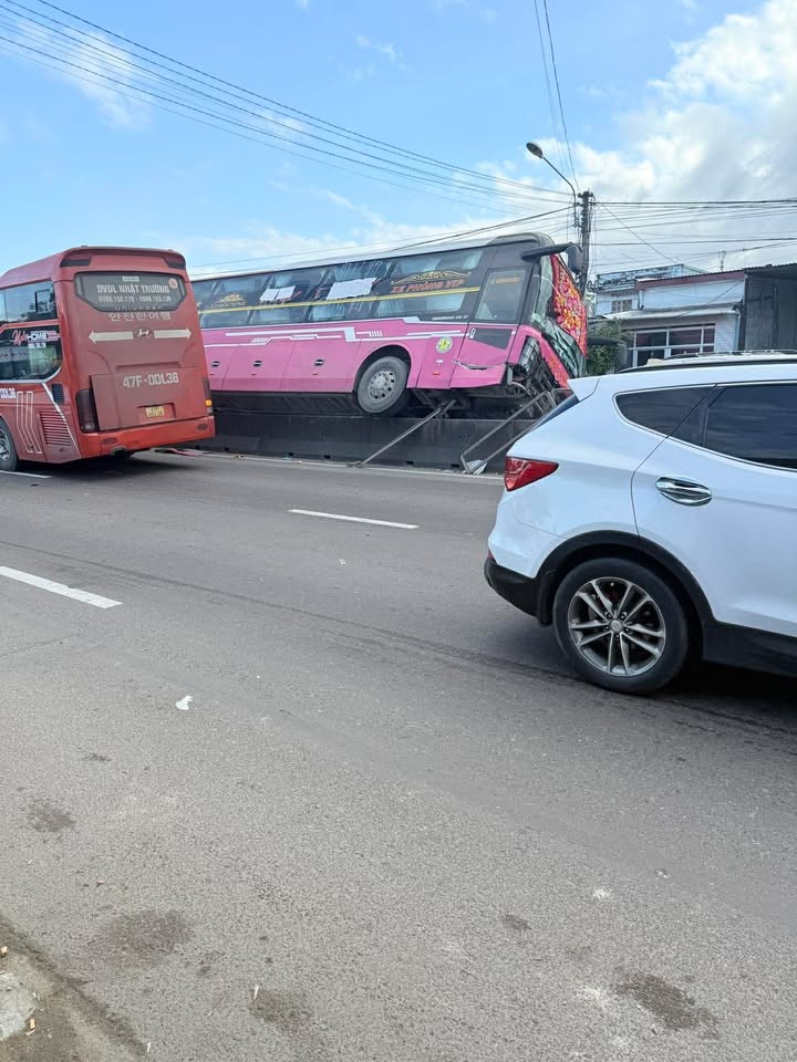 Tổng hợp tin tức tai nạn giao thông mới nhất ngày hôm nay 12/2/2026