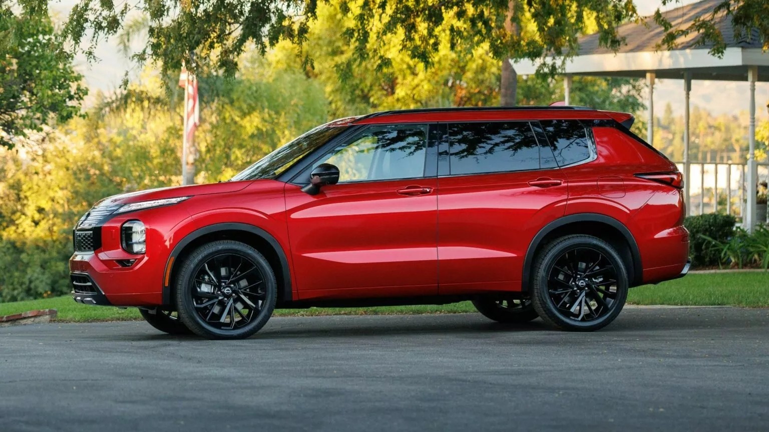 Nissan X Trail PHEV 2026, bản song sinh của Mitsubishi Outlander