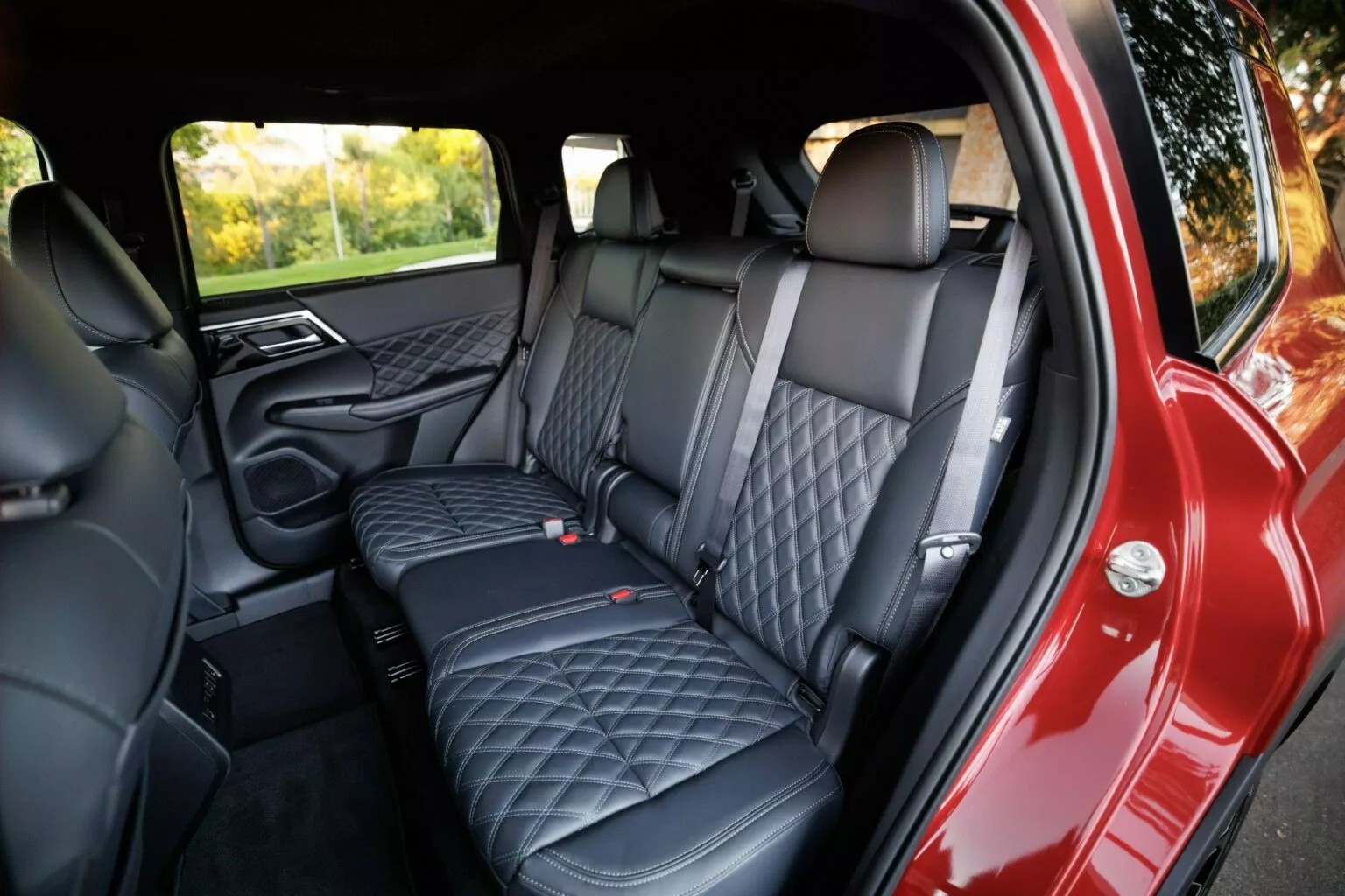 Nissan X Trail PHEV 2026, bản song sinh của Mitsubishi Outlander