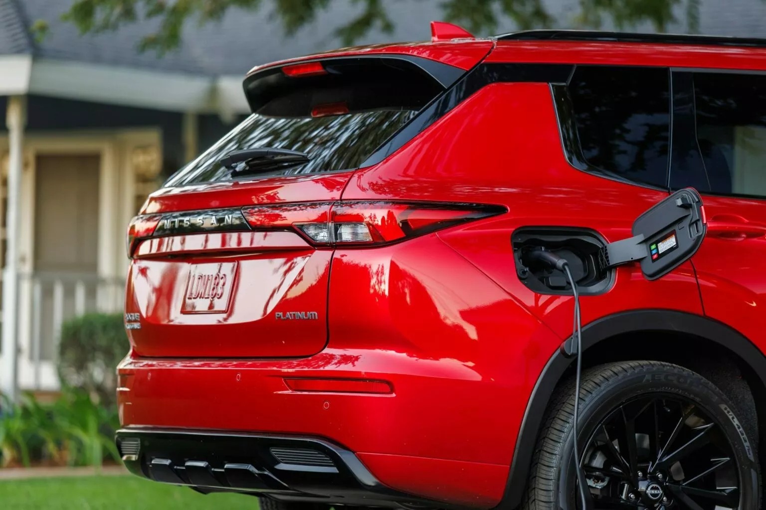 Nissan X Trail PHEV 2026, bản song sinh của Mitsubishi Outlander