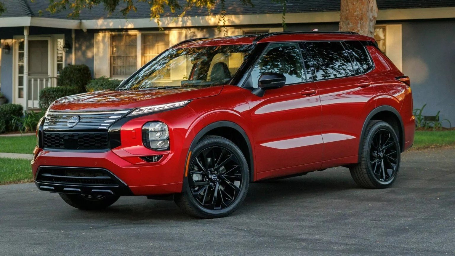 Nissan X Trail PHEV 2026, bản song sinh của Mitsubishi Outlander