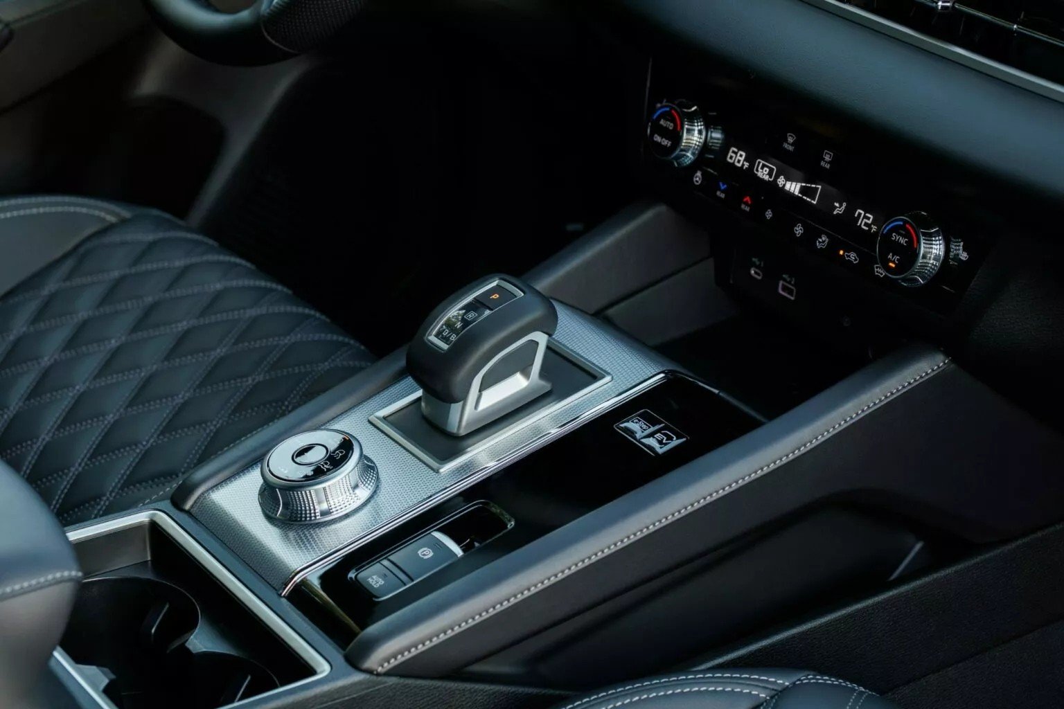 Nissan X Trail PHEV 2026, bản song sinh của Mitsubishi Outlander