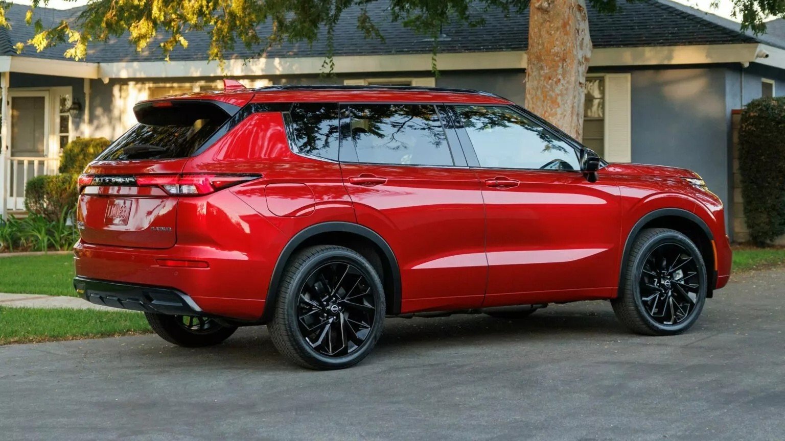 Nissan X Trail PHEV 2026, bản song sinh của Mitsubishi Outlander