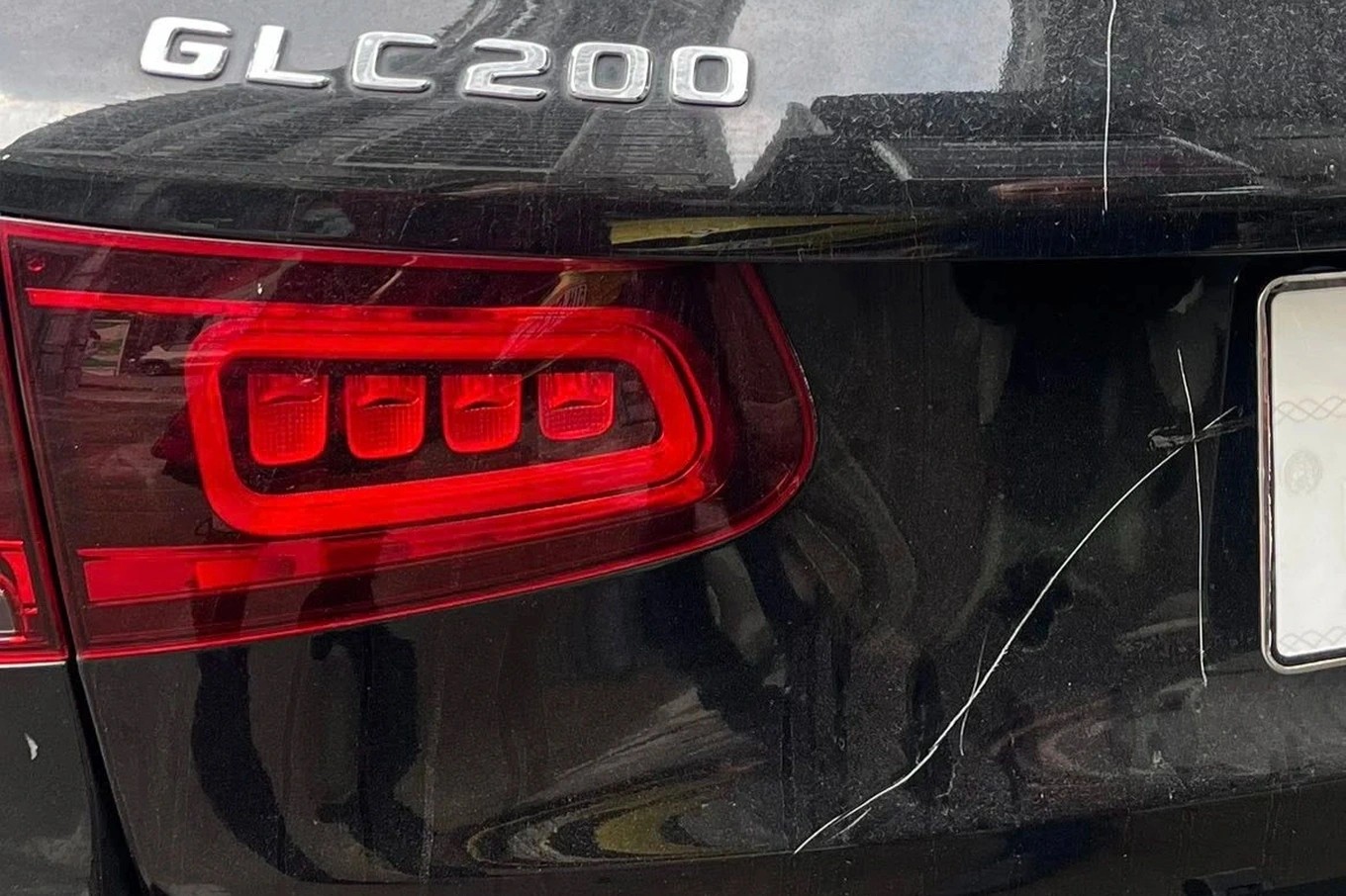 Khởi tố vụ phá hoại GLC200 tại Hà Nội, thiệt hại hơn 56 triệu đồng Khởi tố vụ phá hoại GLC200 tại Hà Nội, thiệt hại hơn 56 triệu đồng