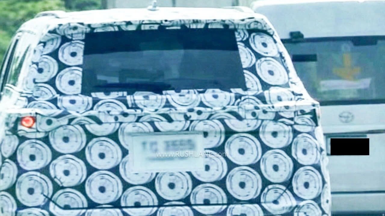 Toyota Fortuner 2026 lộ ảnh chạy thử, thiết kế vuông vức lột xác, giống Hilux mới