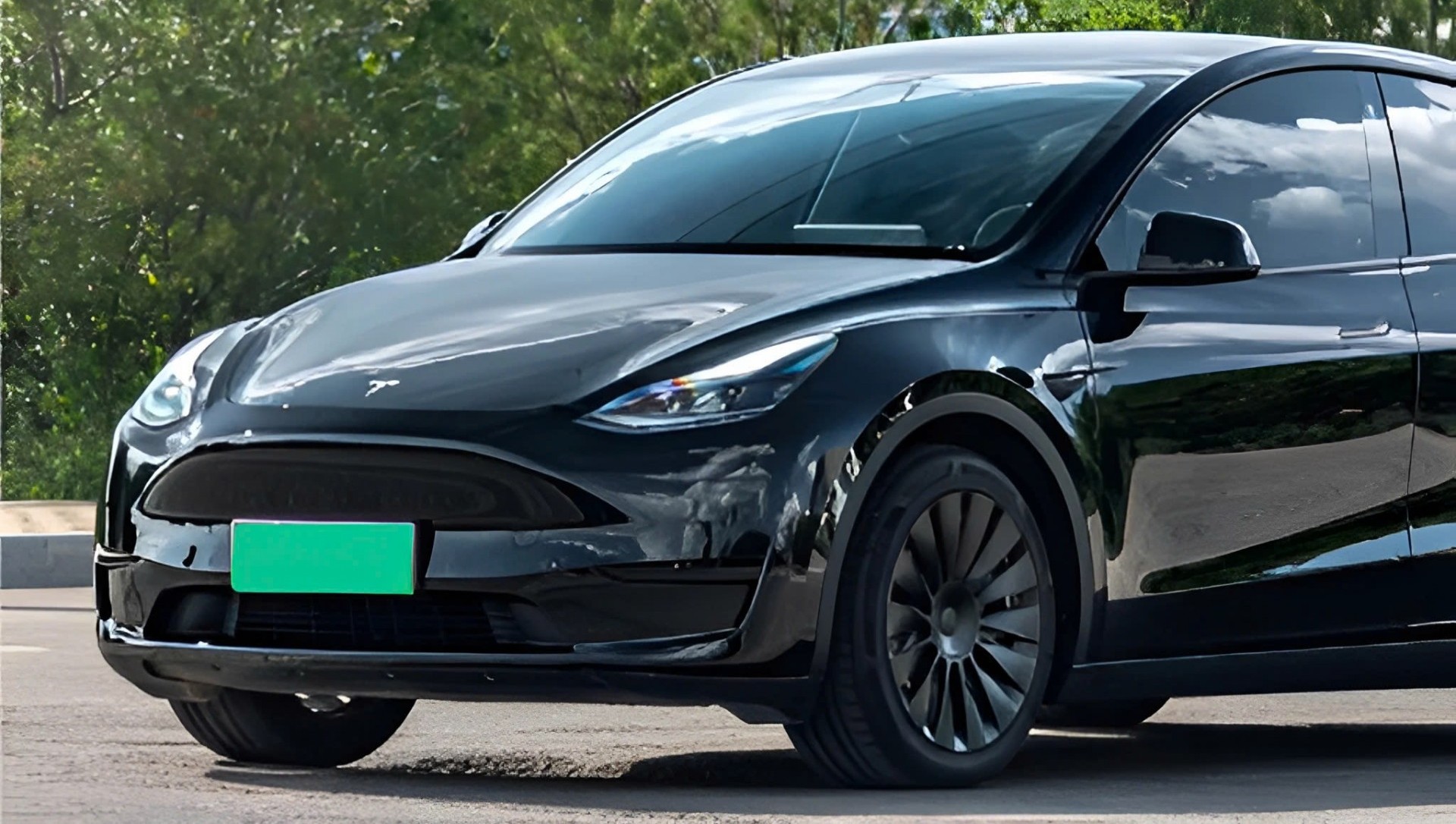 Xe điện hết pin trên đường cao tốc dù trước đó báo còn đi được 72 km