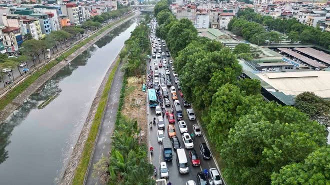 Hai phương án mở rộng đường Láng, Hà Nội với mức chi phí 21.377 tỷ đồng Hai phương án mở rộng đường Láng, Hà Nội với mức chi phí 21.377 tỷ đồng