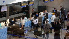 Chấm dứt việc sử dụng giấy phép lái xe làm thủ tục khi bay nội địa