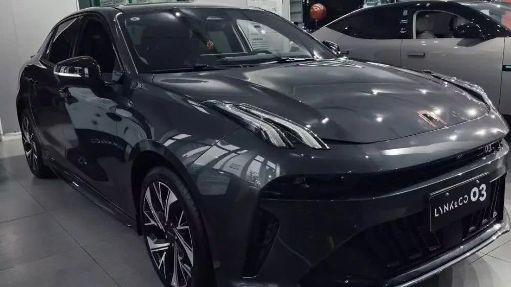 Lynk & Co 03 phiên bản nâng cấp xuất hiện tại đại lý, sắp ra mắt