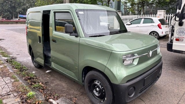 Lô xe VinFast EC Van với cửa lùa bên hông đầu tiên xuất hiện tại Việt Nam
