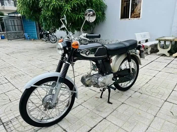 Honda 67 đời 1967 nguyên bản tại Gia Lai giá 2,2 tỷ đồng gây sốt
