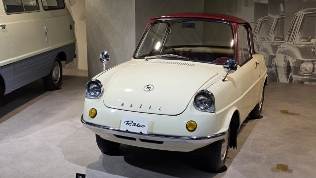 Trước Mazda3 và CX 5: Huyền thoại bắt đầu từ chiếc xe 16 mã lực