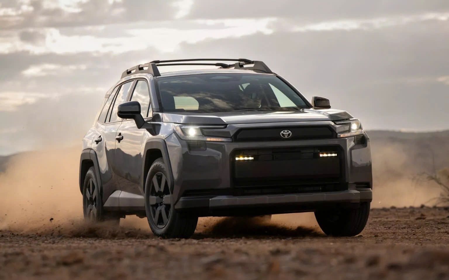 Toyota RAV4 sắp về Đông Nam Á được nhiều chờ đón do đang có giá rẻ hơn trước, dù thông số mạnh hơn