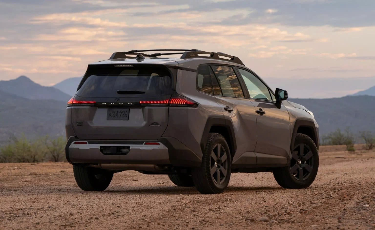 Toyota RAV4 sắp về Đông Nam Á được nhiều chờ đón do đang có giá rẻ hơn trước, dù thông số mạnh hơn