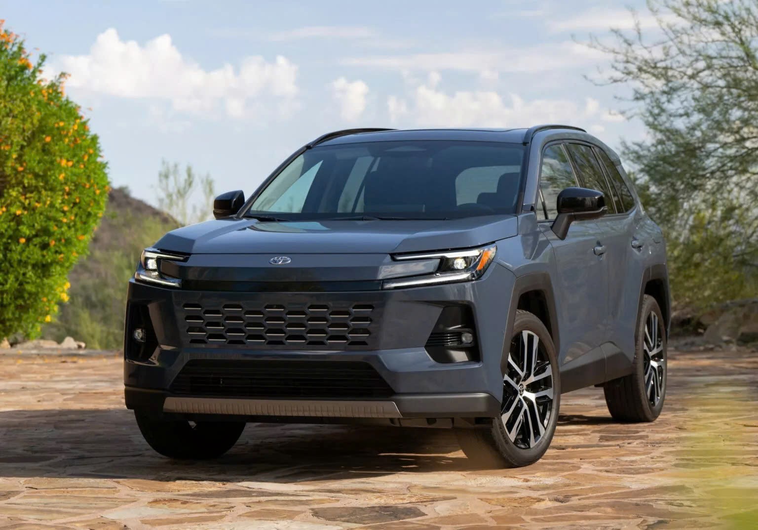 Toyota RAV4 sắp về Đông Nam Á được nhiều chờ đón do đang có giá rẻ hơn trước, dù thông số mạnh hơn