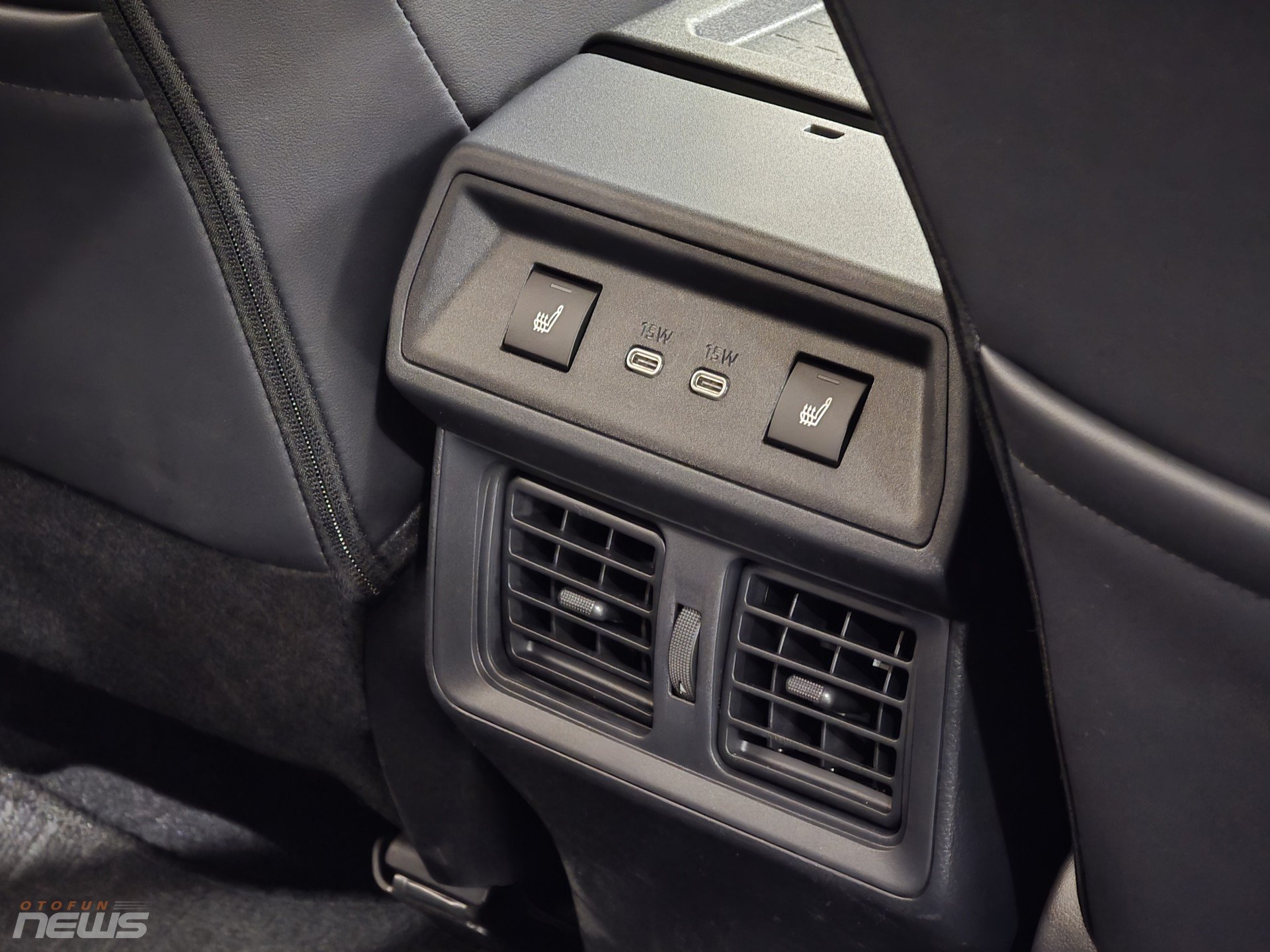 Toyota RAV4 2026 cháy hàng tại Nhật, xe lướt đã đội giá 1 triệu yên