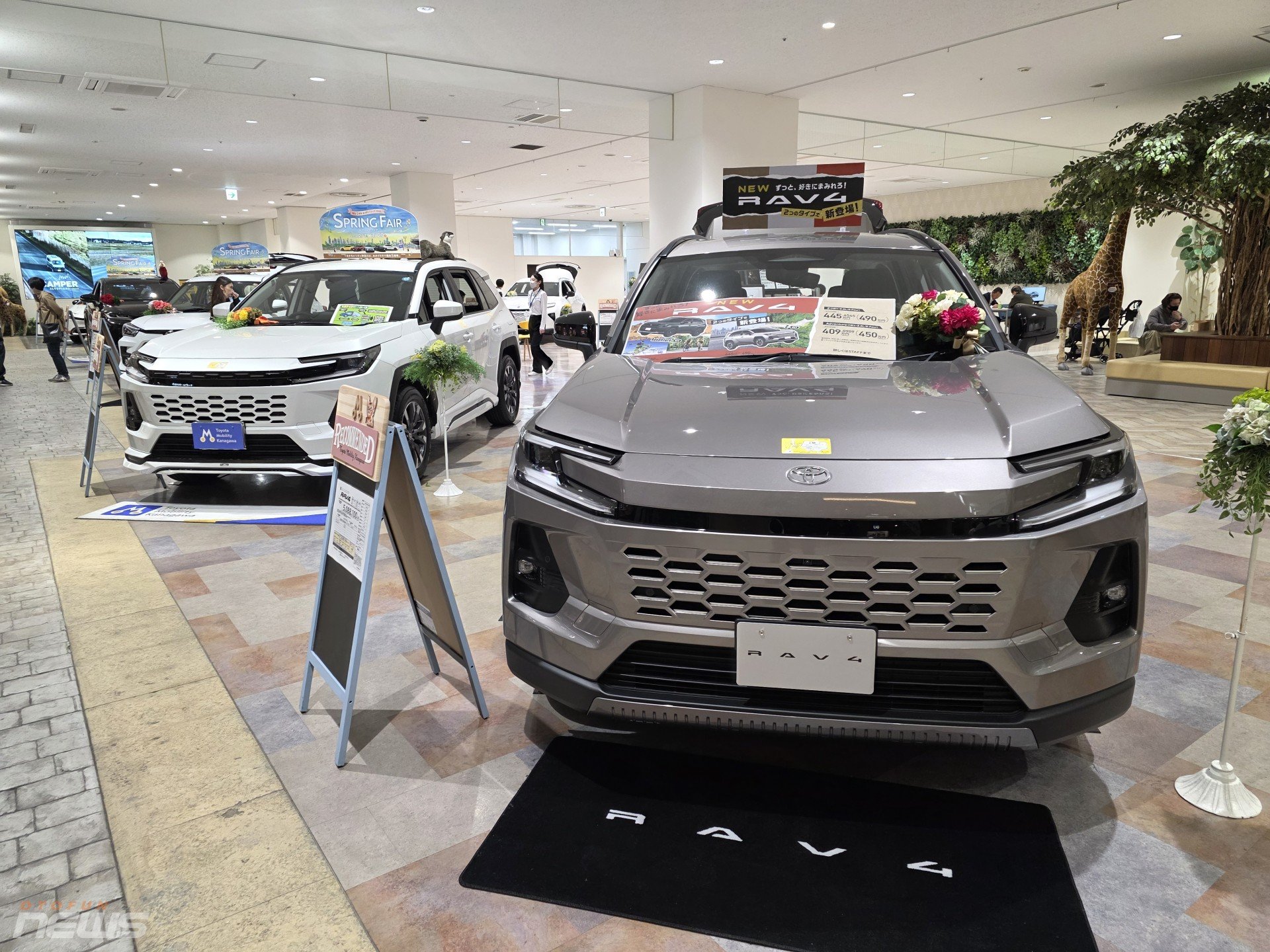 Toyota RAV4 2026 cháy hàng tại Nhật, xe lướt đã đội giá 1 triệu yên