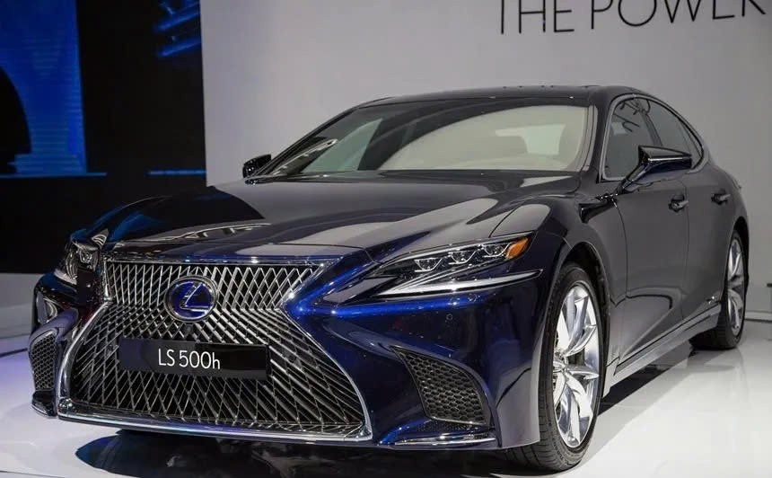 Đến lượt Lexus giảm giá loạt xe hybrid, cao nhất 330 triệu