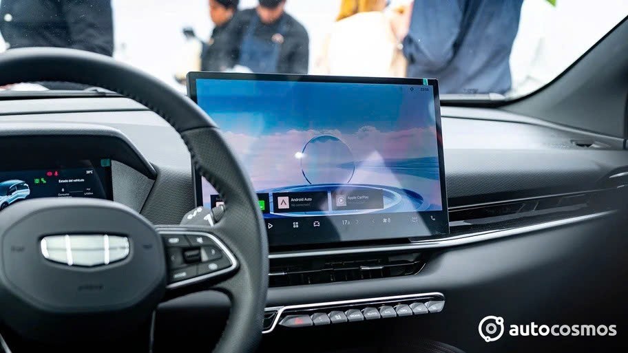 Geely Coolray facelift xuất hiện ở Hà Nội