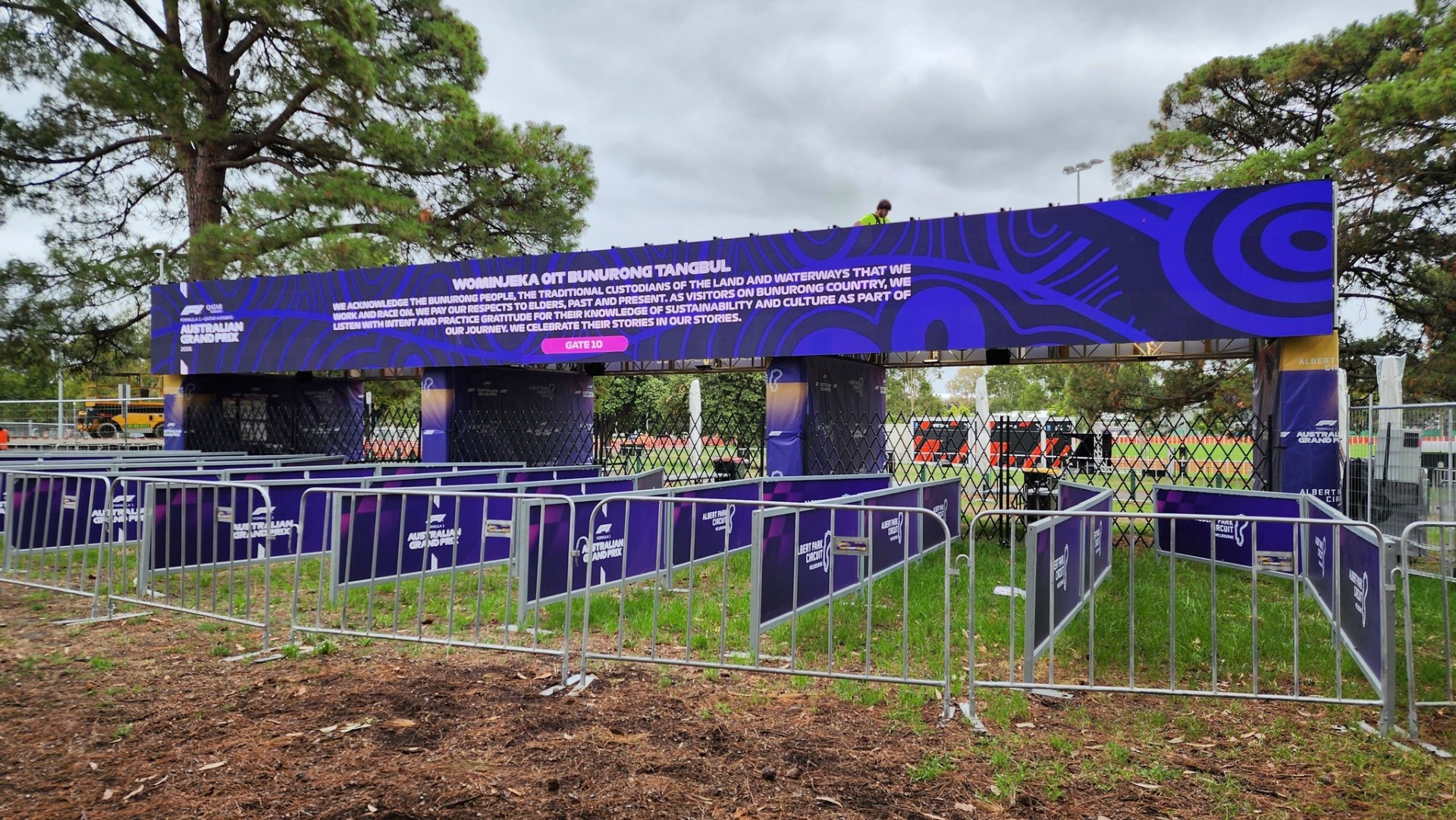 Thành viên Liên đoàn Ô tô Thể thao Việt Nam tham gia điều hành chặng đua F1 tại Úc