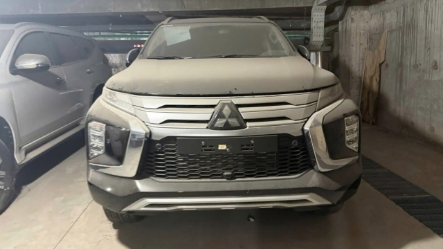 Mitsubishi Pajero Sport 2022 phủ bụi trong hầm 4 năm được rao bán với giá hơn 1,1 tỷ đồng