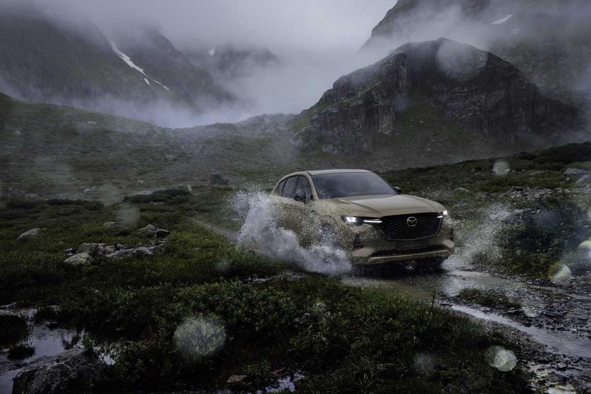 Mazda CX-60 và CX-80 nâng cấp tại Nhật Bản, bổ sung Alexa và màu sơn mới