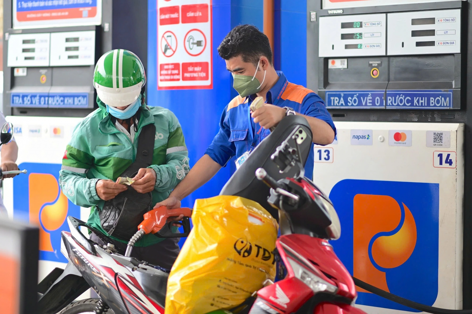 Đề xuất giá xăng dầu tăng 20% trở lên trong 1 tháng sẽ dùng Quỹ Bình ổn giá