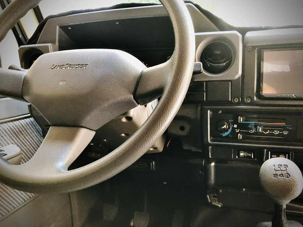 Land Cruiser RJ77 36 năm tuổi giá 1 tỷ gây sốt, minh chứng cho sự bền bỉ, giữ giá của Toyota