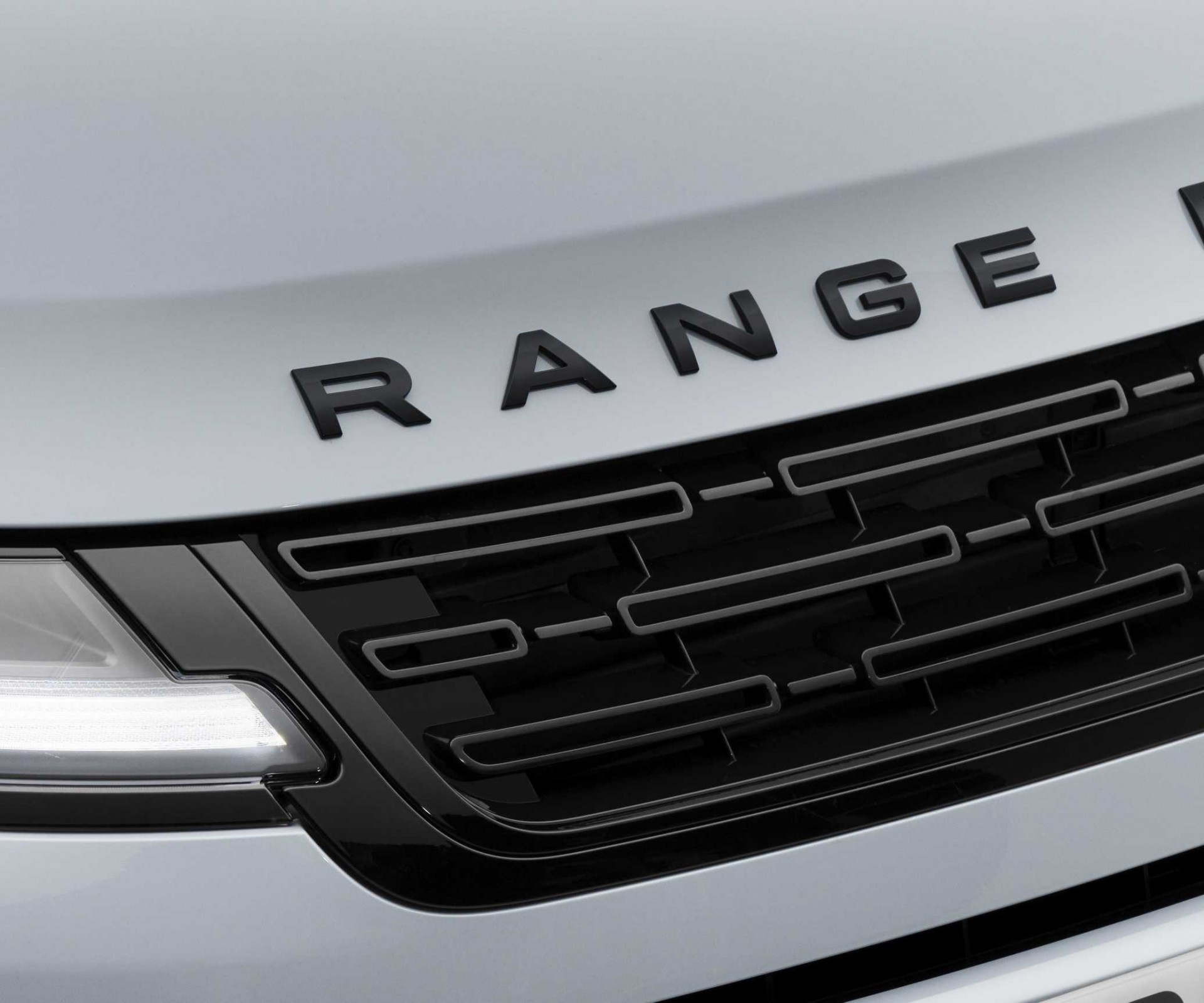 Range Rover Evoque 26.5MY ra mắt tại Việt Nam, mức giá khoảng 2,96 tỷ đồng