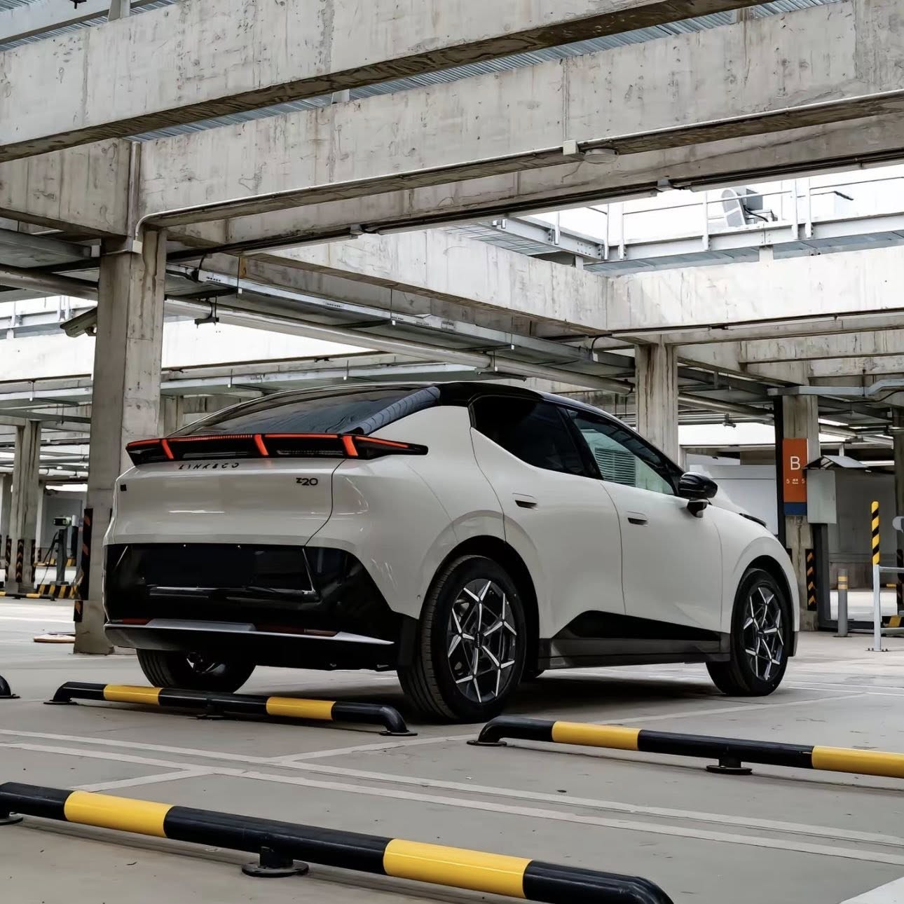 Xe điện Lynk & Co 02 nhận đặt cọc tại Việt Nam