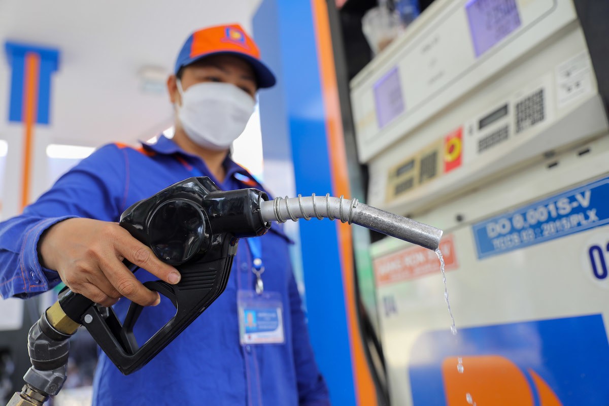 Giá xăng dầu trong nước đồng loạt giảm mạnh