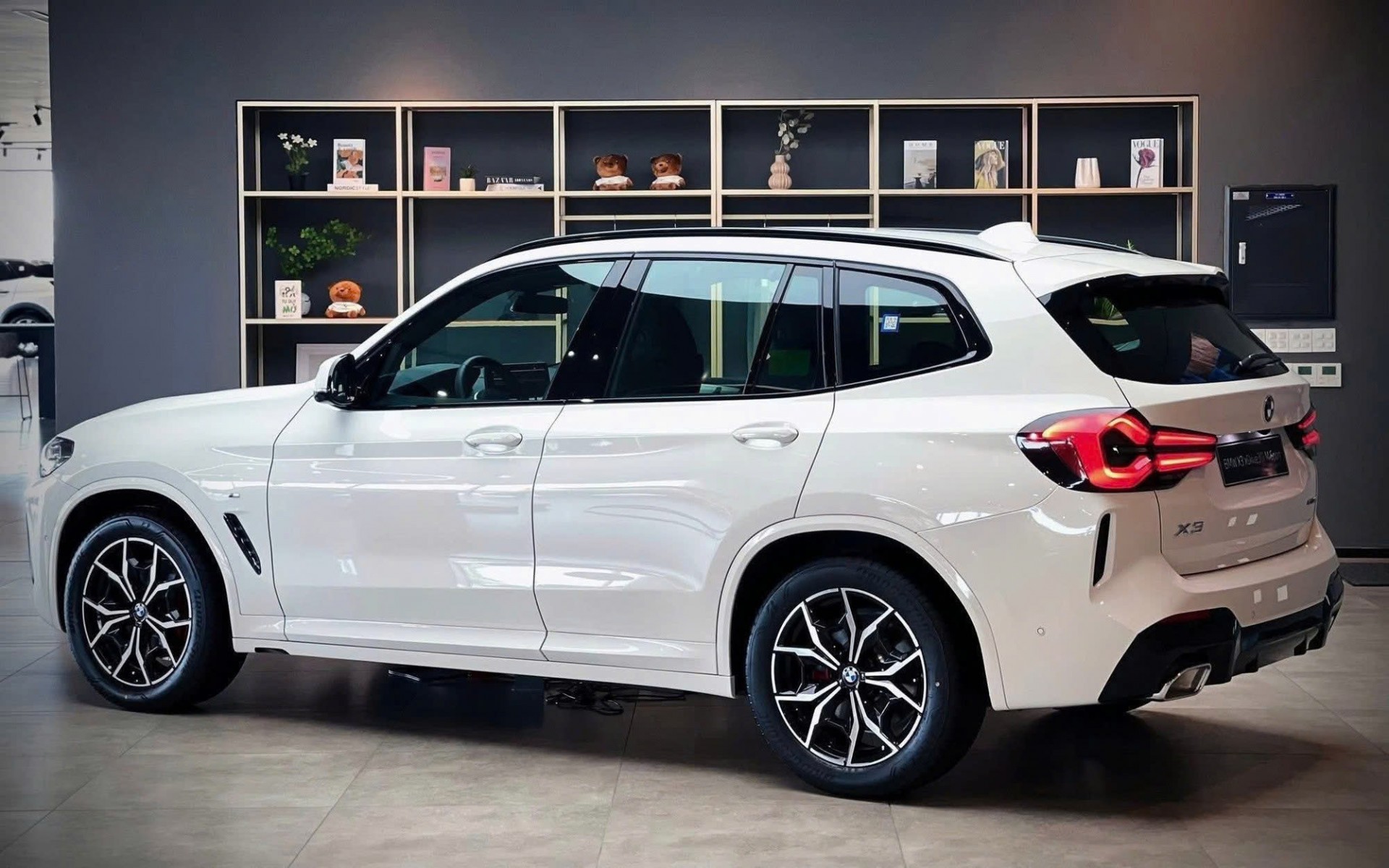 BMW X3 giảm giá 400 triệu đồng tại đại lý