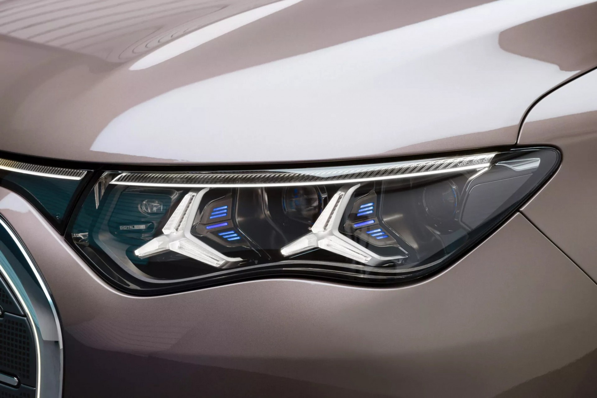 Cận cảnh Mercedes-Benz VLE, Minivan điện tầm hoạt động 700 km