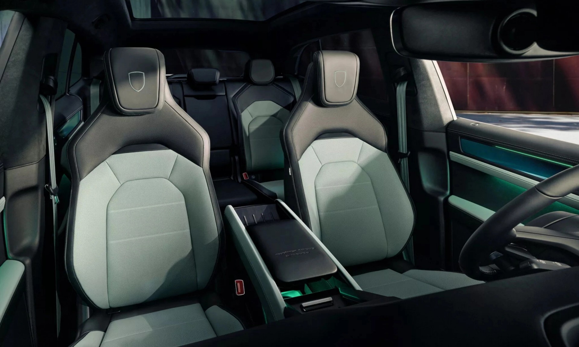 SUV điện Porsche Cayenne S Electric có gì: 657 mã lực, sạc siêu nhanh 16 phút