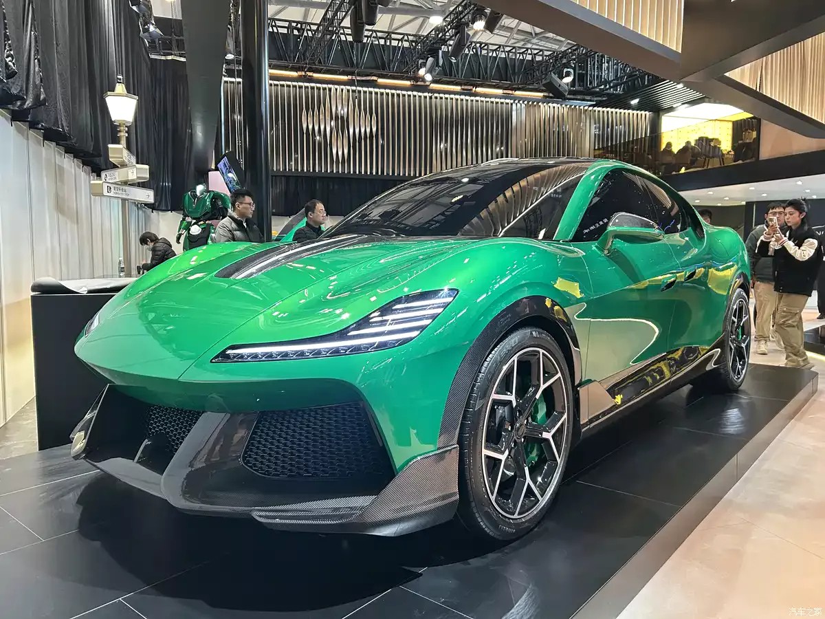 Phía trước của Dreame Nebula Next 01X