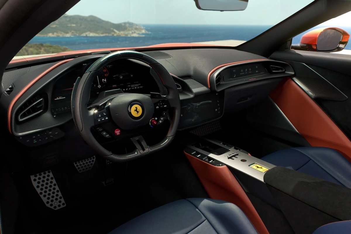 Ferrari giới thiệu Amalfi Spider, siêu xe 2+2 chỗ thiên về trải nghiệm hàng ngày
