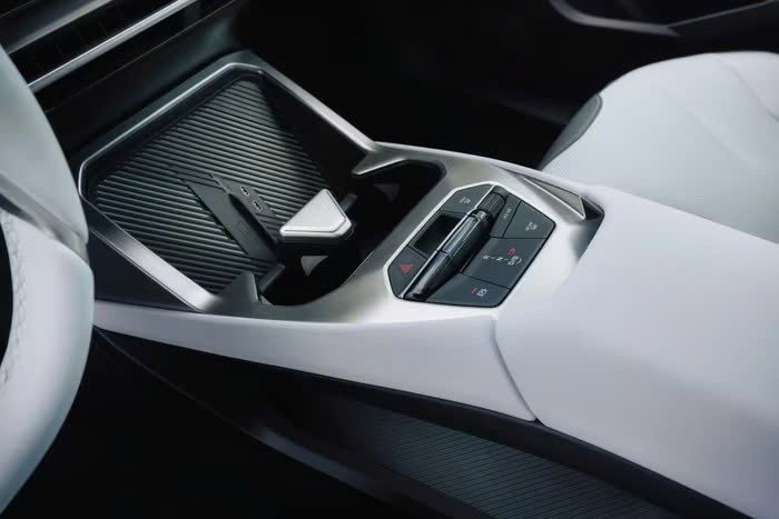 SUV điện của BMW như thế nào mà gây sốt?