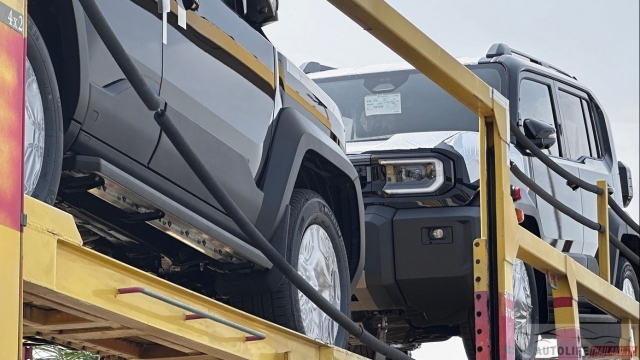 Toyota Land Cruiser FJ 2026 lộ diện trên đường