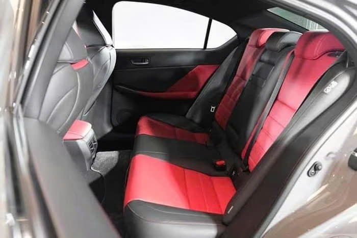 Lexus IS300h 2026 ra mắt Thái Lan, liệu có về Việt Nam?