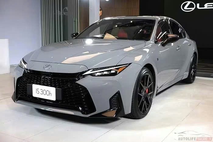 Lexus IS300h 2026 ra mắt Thái Lan, liệu có về Việt Nam?